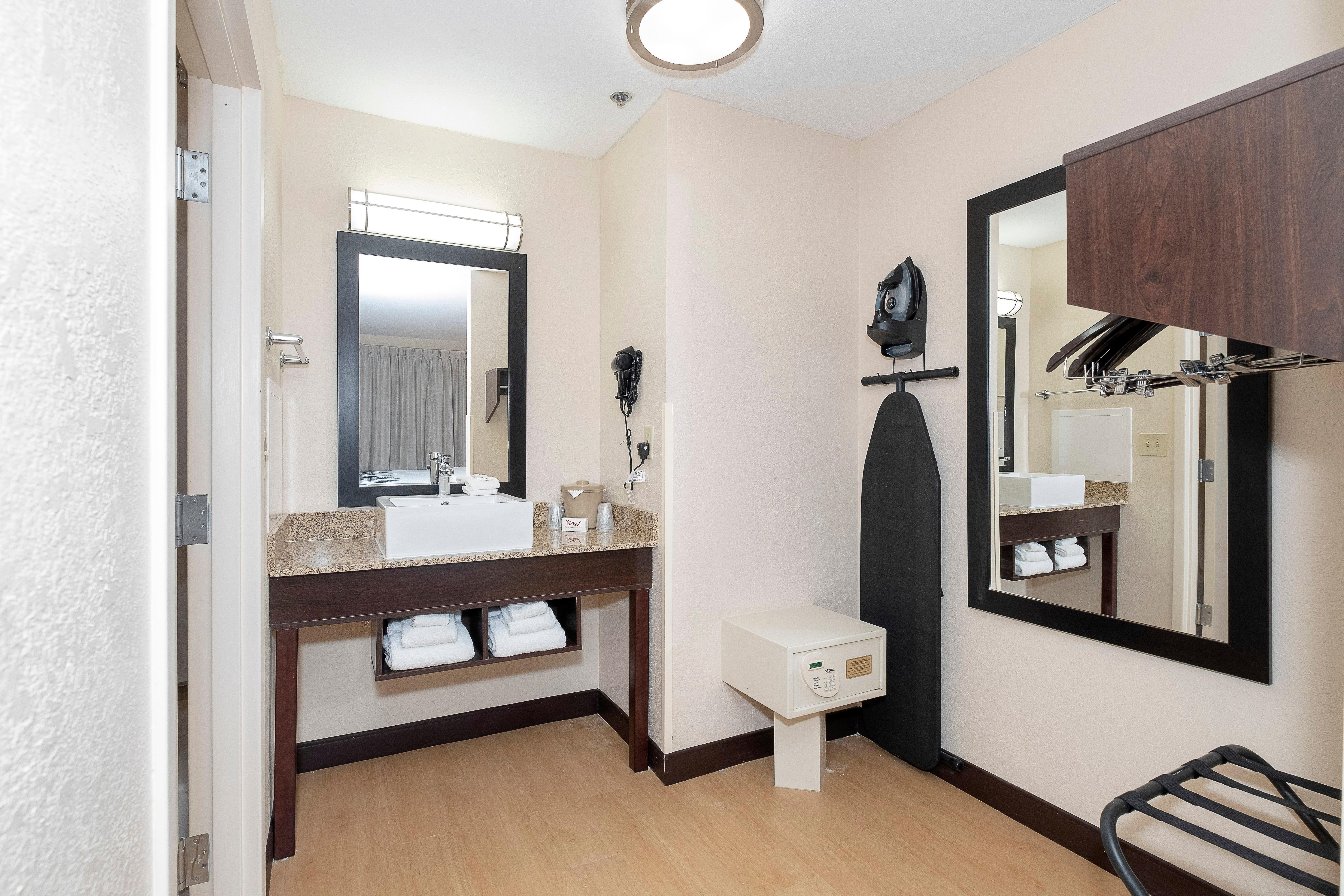 Red Roof Inn Plus+ Jacksonville - Southpoint Dış mekan fotoğraf